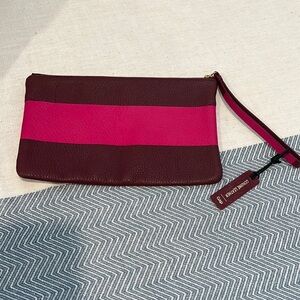 Gap, leather wristlet
